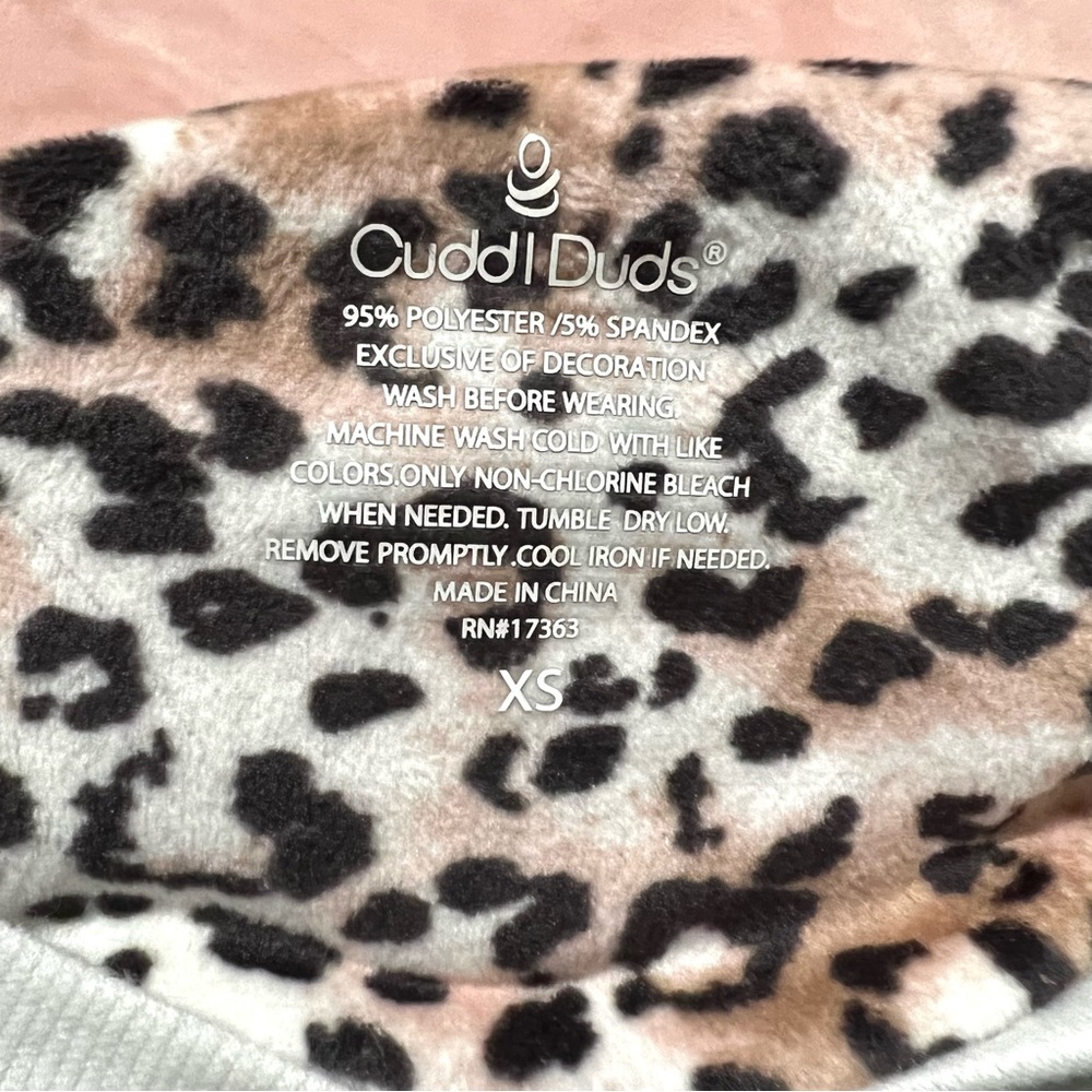 Cheetah Print Super Soft 2 Piece Pajama Set! XS - Picture 4 of 5
